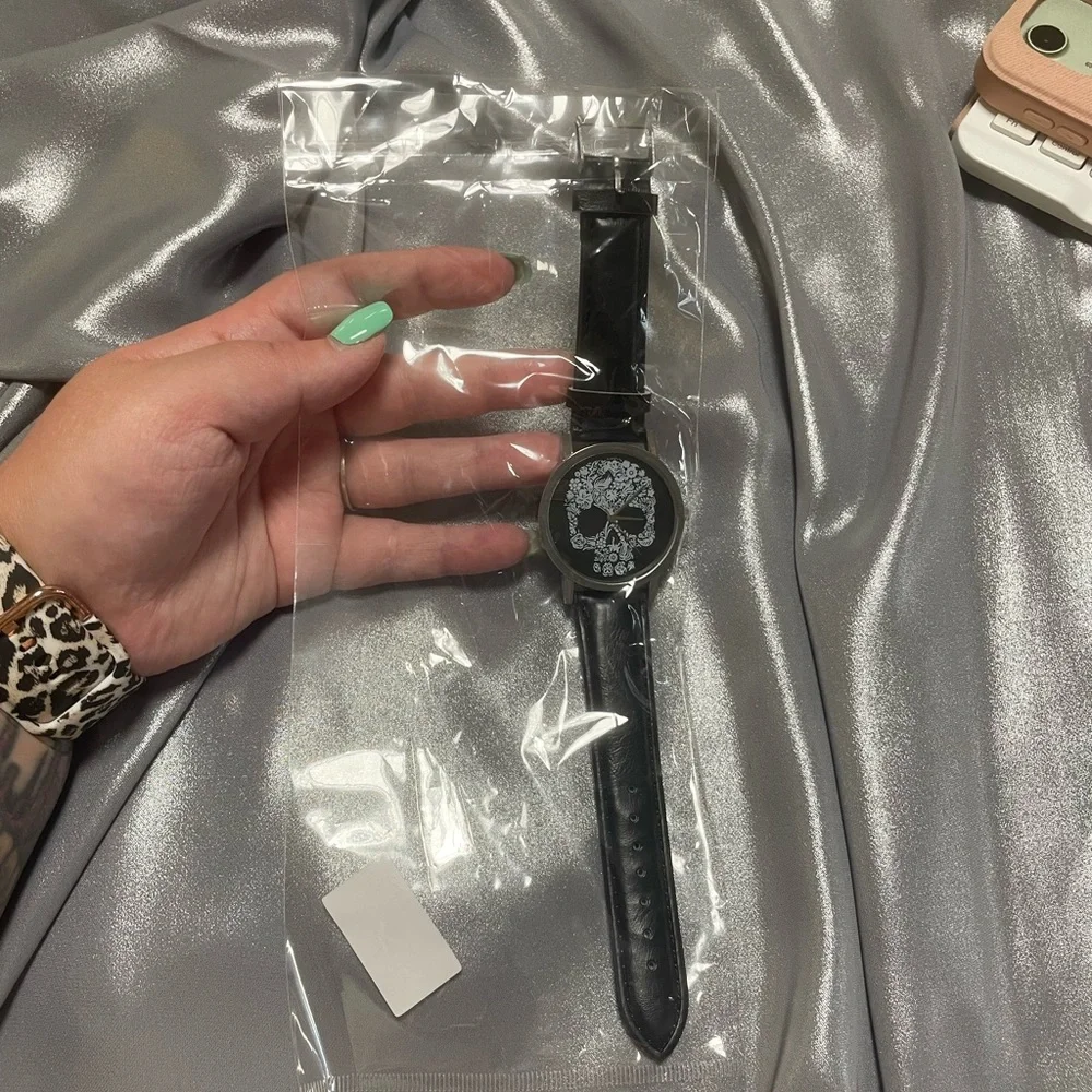 Watch - Picture 2 of 2